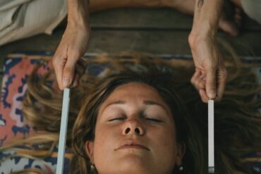 Reiki: Vindecare la Cabinet sau la Distanță